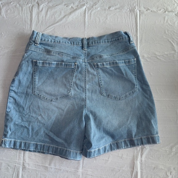 Gloria Vanderbilt Blue Jean Shorts Embroidered Casual - Picture 5 of 5